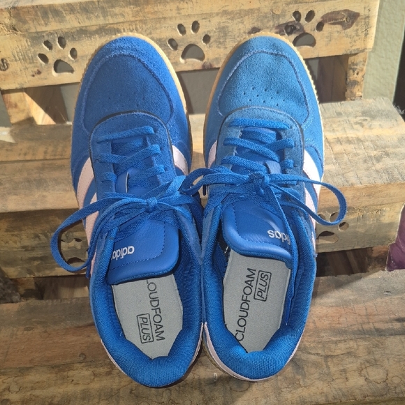 Adidas Blue and White Womans Sneakers with Tan Sole - Picture 8 of 13